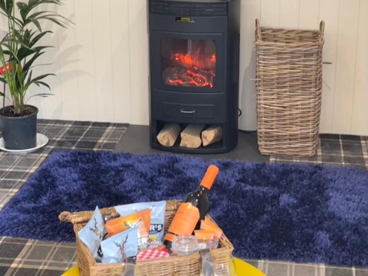 Oak Boutique Lodge Includes Hot Tub Air Con & Dog York Buitenkant foto